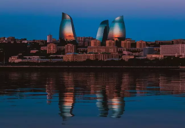 شهر باکو در غروب